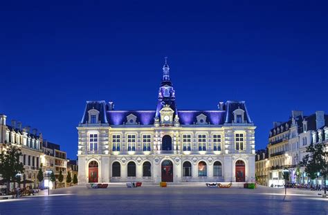Les entreprises à proximité de banque de france centre administratif de poitiers dans la catégorie banque. 15 Best Things to Do in Poitiers (France) - The Crazy Tourist