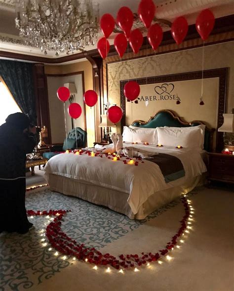 33 Stunning Romantic Valentine S Day Ideas Hard To Forget Romantic Room Surprise Romantic
