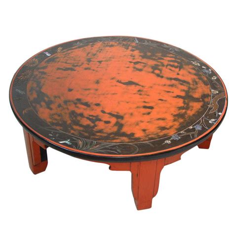 Japanese Red And Black Round Lacquer Table At 1stdibs