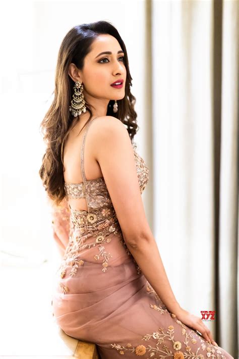 Actress Pragya Jaiswal Latest Hot Glamour Hd Stills In A Saree Social News Xyz
