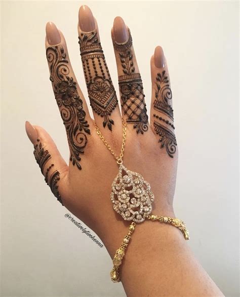 Épinglé par mouzar sur henné modèles tatouages au henné tatouage au henné henné