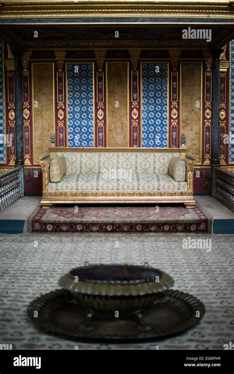 Istanbul Turkey Türkiye — The Sultans Throne In The Ornately
