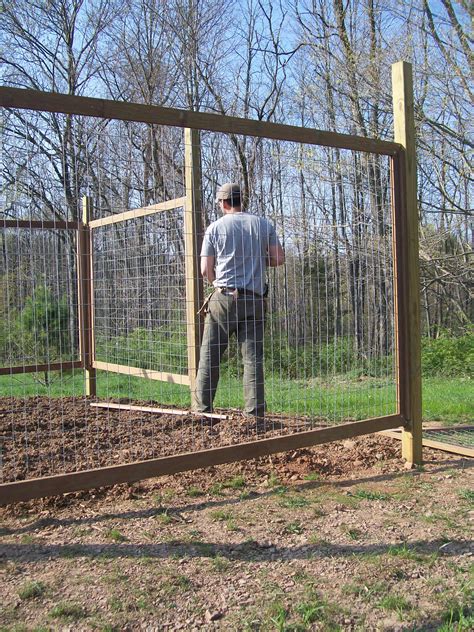 If you need a garden fence to prevent rabbit, dog or cat damage in your vegetable garden, check them out at gardener's supply. Vegetable garden fence | Hawk Haven
