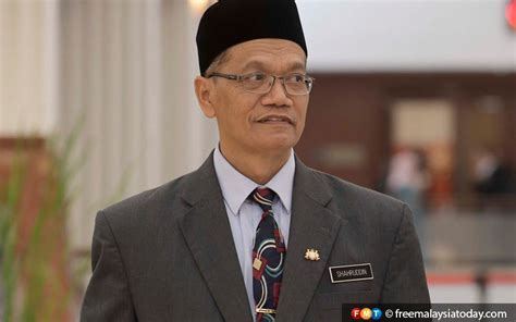 Rahim bin bakeri timbalan menteri ii: KERENGGA: Shahruddin letak jawatan timbalan menteri kerja ...