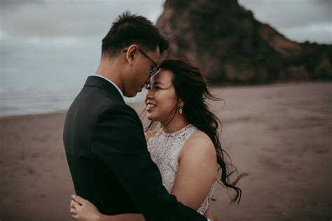 Auckland City Karekare Beach Pre Wedding Wedding Photographer In New