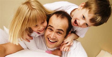 10 Cosas Que Hacen Los Padres Varones Que Aman A Sus Hijos El Dinero