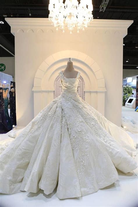 You may also put your old bridal gown on sale here if you find it useless to keep at home. jacy-kay-novia-vestidos-primavera-2016-fashionbride-web ...