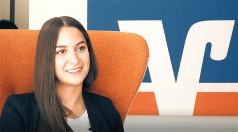 Wir bieten dir viele wege. Ausbildung | Real und digital - Die Nachbarschaftsbank ...