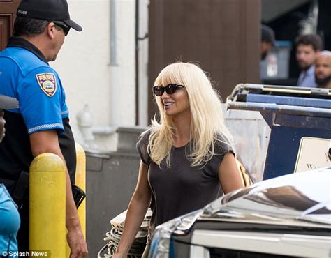 Penelope Cruz Takes Break Filming Versace Biopic In Miami Daily Mail Online