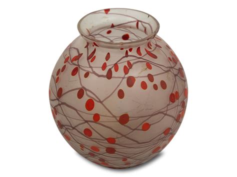 Lot - A Glass Vase. 18cm gambar png