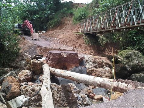 Aguaceros Afectan Puentes En La Trocha La Naci N