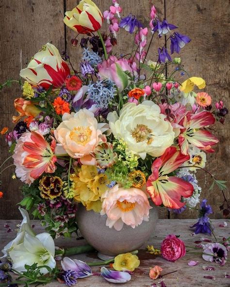 Pin By Rita Leydon On Flower Power With Images Bright Wedding