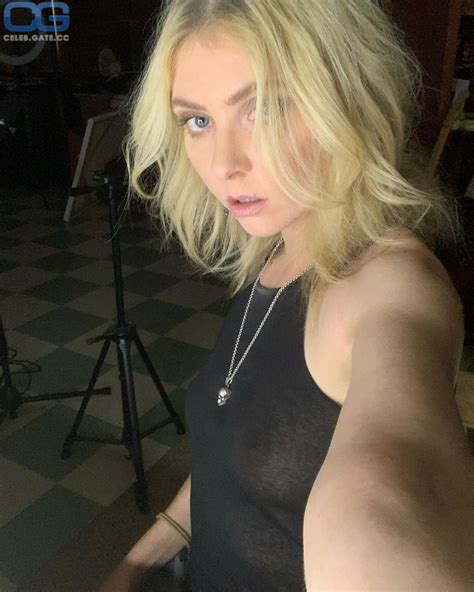 Taylor Momsen Nude Pictures Onlyfans Leaks Playbabe Photos Sex Scene Uncensored