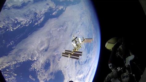 Watch This Stunning Video Of Astronauts Docking At The Space Station