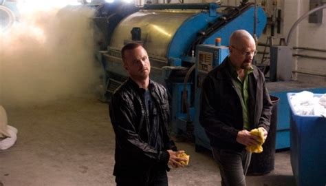 Watch A Video That Explains How The Ending Of The Breaking Bad Season Finale Went Down