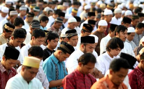 Dan boleh untuk memukulnya apabila di. Sholat Jumat Hanya Boleh Ditinggalkan di Wilayah yang ...