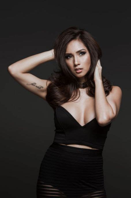 In a 12 updates christmas vlog of singer and. Who is Roxanne Barcelo dating? Roxanne Barcelo boyfriend ...