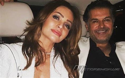 ولد بمنزل جده ببلدة الغبيري جنوب بيروت لعائلة مسلمة من الطائفة الشيعية مكونة من تسعة أبناء ترتيبة الرابع تولى شقيقه خضر علامة إدارة أعماله الحي الذي ولد فيه اشتهر باسم آل علامة لكونه. بالصورة: جيهان زوجة راغب علامة على الدراجة النارية
