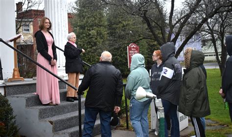 McGraw students honor veterans at wreath-laying - Cortland Standard