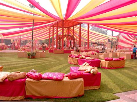 Pinterest @bhavi91 Wedding Hall Decorations, Marriage Decoration, Tent