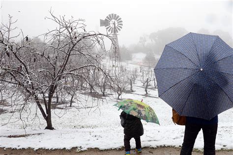 Snow In Australia Cold Front Dumps Record Snowfall On New