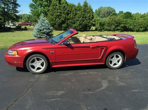 Car Brand Auctioned Ford Mustang Gt Convertible 2 Door 2000 Car Model
