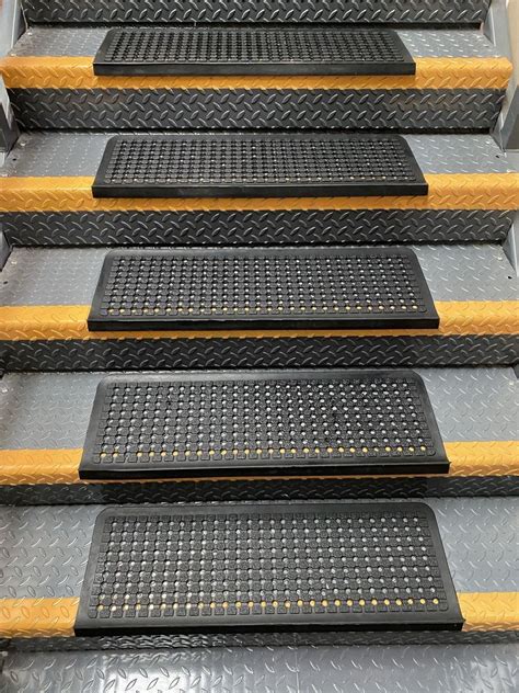 Rubber Stair Tread Heavy Duty Non Slip Stair Pads Outdoor And Indoor