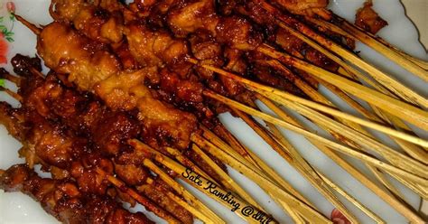 Jangan lupa daging sambil direndam menggunakan bumbu. Resep Sate kambing empuk dan enak tanpa bumbu kacang oleh ...