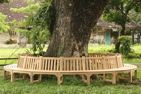 How to build built ins with a bench seat or window seat. Bench Around a Tree | The Owner-Builder Network