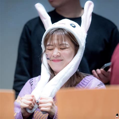 Maybe you would like to learn more about one of these? Twice-Jeongyeon 181117 #Yes_or_Yes #Fansign | One in a ...