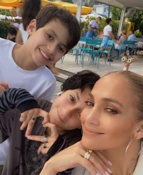 Jennifer Lopez Partilha Terna Foto Com Os Seus Filhos Max E Emme
