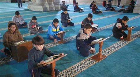 Daripada uthman ra, bahawa nabi saw bersabda: Belajar dari Anak-anak Gaza, Menghafal Al Quran di Tengah ...