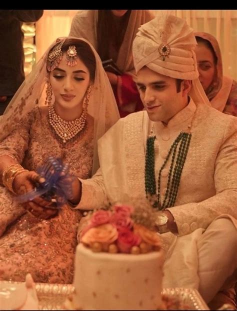 Alhamdulillah Athar Aamir Khan Shares First Photo After Marrying Dr