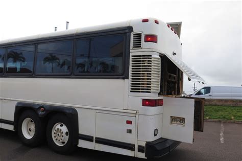 1995 Mci 102dl3 Coach 60 Passenger Bus Diesel 60 Series Allison B 500