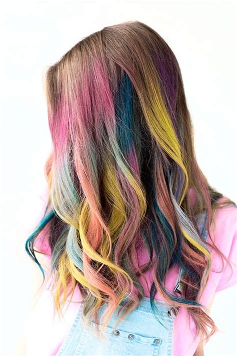 Hair Chalk How To Use It And Remove It Latest Fashion And Lifestyle Trends