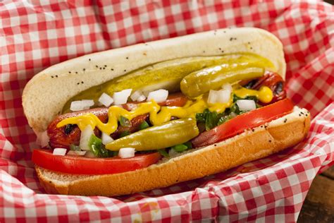 A new wellness dog kitchen opened in lincoln park, solving pets' health problems with a whole foods diet. 24 of the Best Hot Dogs in Chicago, Ranked | Urban Matter