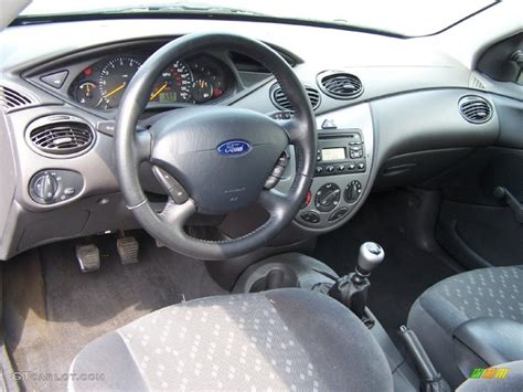 Ford focus hatchback 2006, engine gasoline 2.0 liter., 150 h.p., front wheel drive, manual — owner review. Dark Charcoal Interior 2002 Ford Focus ZX3 Coupe Photo ...