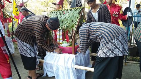 We did not find results for: Kirab Haul Mbah Sogol: Momentum Memutar Ulang Sejarah