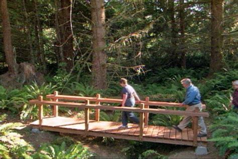 How To Build A Wooden Foot Bridge Diy Backyard Bridges Garden