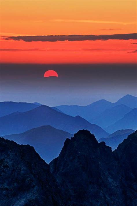 4 Calming Mountain Sunsets Qray Blog