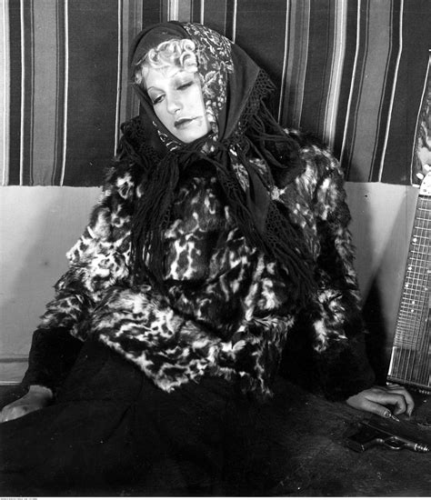 She was an actress, known for ludzie wisly (1938), przybleda (1933) and hanka (1934). Zbiory NAC on-line