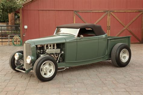 At the same time ford started casting blocks with 24 studs per cylinder this is a factory relieved new old stock block owned by a ford barn member. Faux Real: All-Steel 1932 Ford Roadster Pickup | AutoMoto Tale