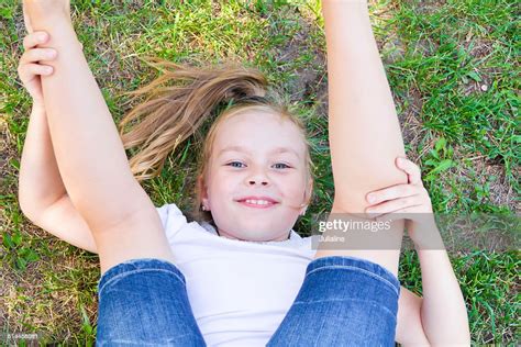 Süßes Mädchen Beine Nach Oben Stock Foto Getty Images