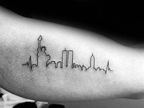 Pin By Aline Jesus On Tattoo Skyline Tattoo New York Tattoo Nyc Tattoo