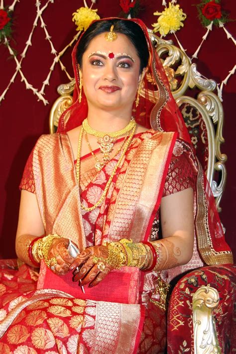 Bengali Bride In Benarasi Saree Indian Bridal Bridal Saree Bridal