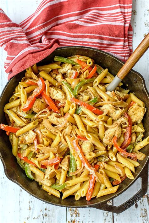 If you've never given it a try, i hope you do. Chicken and Peppers In White Sauce - Bunny's Warm Oven ...