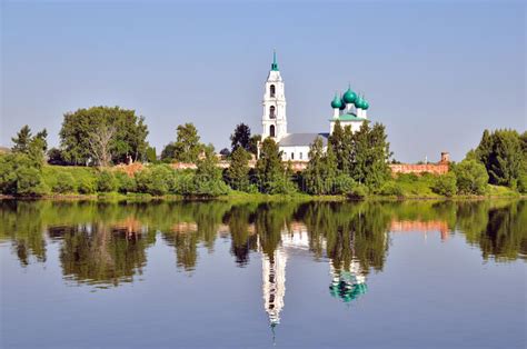 Kathedrale Mit Glockenturm In Uglich Russland Stockfoto Bild Von