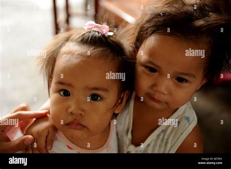 Zwei Junge Thai M Dchen Bangkok Thailand Stockfotografie Alamy