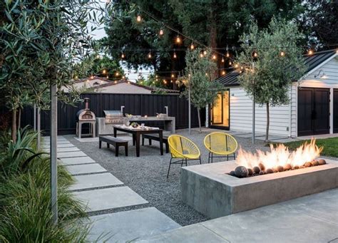 15 Stunning Backyard Designs That Will Amaze You 11 Modern Backyard