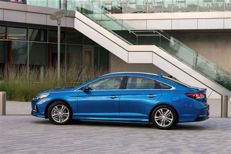 Verdict the 2018 hyundai sonata has an attractive design, a host of the latest features, and a welcoming cabin, but it falls short of its rivals in some key areas. 2018 Hyundai Sonata Eco 1.6L